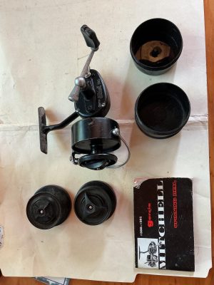 Garcia Mitchell 300. Made in France. Manual. 2 extra spools.