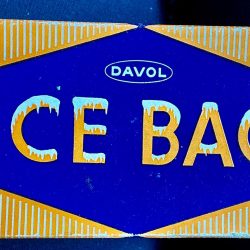 Davon 9” English IceBag.WW2.Davon Rubber Co., RI. Original box.“War Emergency Product” insert.Homefront “patriotic duty”plea. Free shipping.
